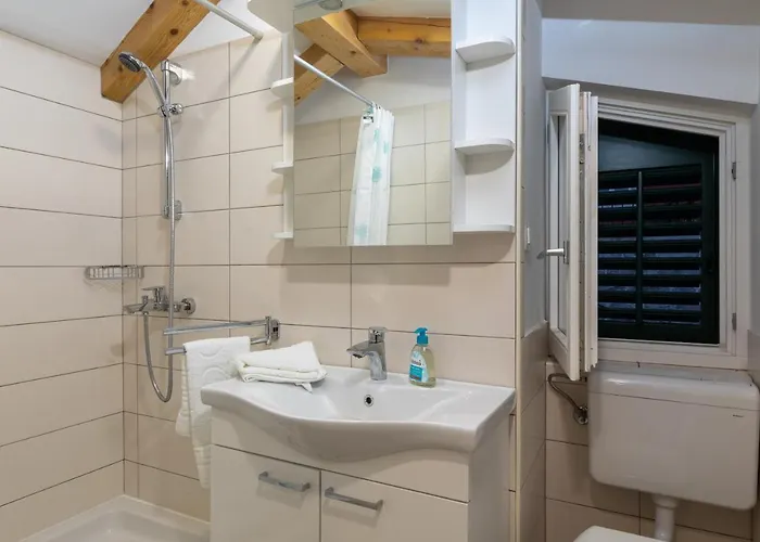 度假居 Anamarija 察夫塔特