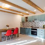 Vikendica Anamarija *